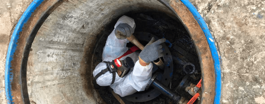 Keeping Safe When Working in Confined Spaces Keeping Safe When Working in Confined Spaces